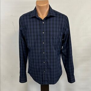UNTUCKit long sleeve button down Shirt.  M